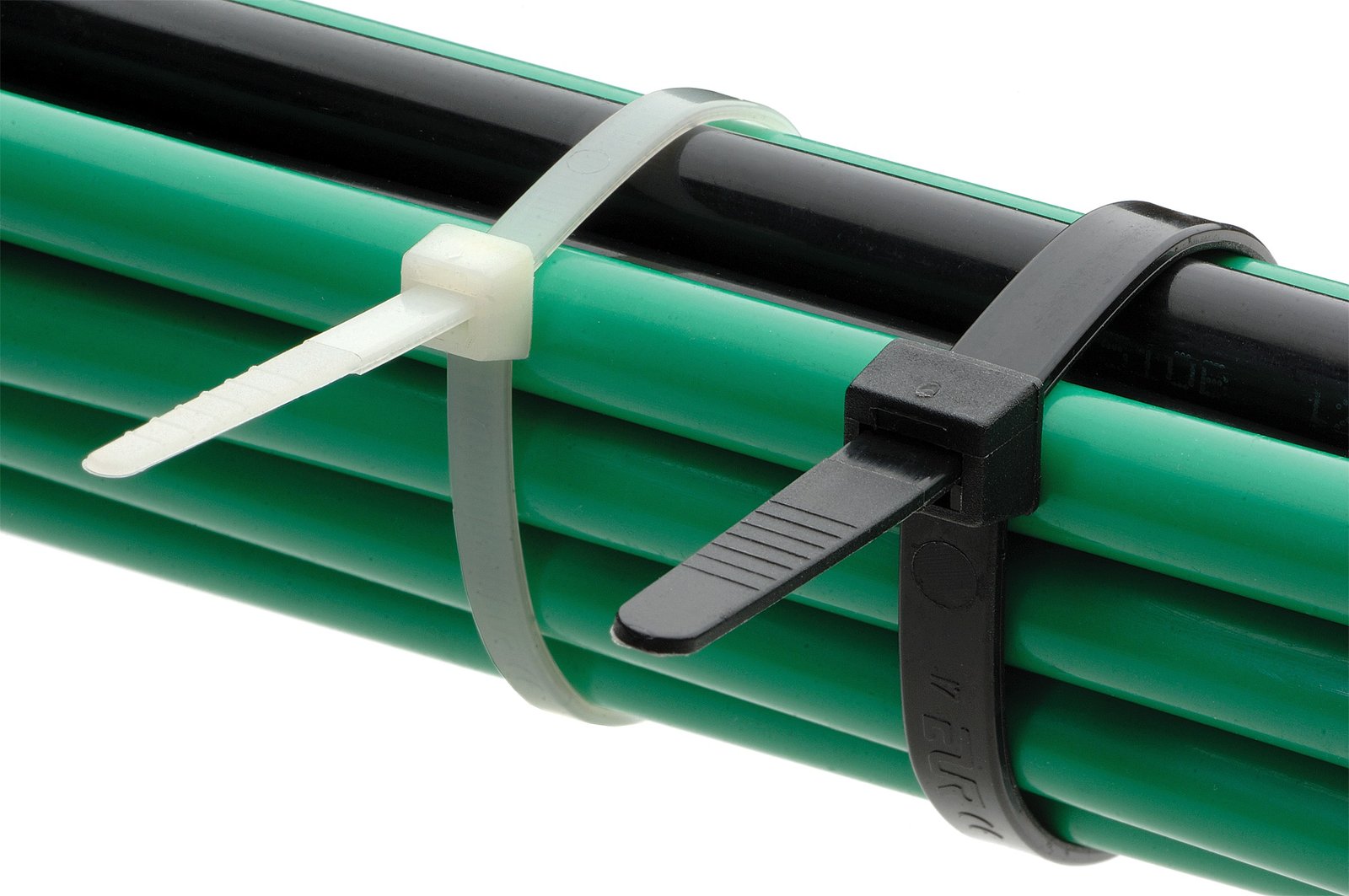 Nylon kábelkötegelő – 370 mm, 4,8 mm, 22,0 kg, fekete