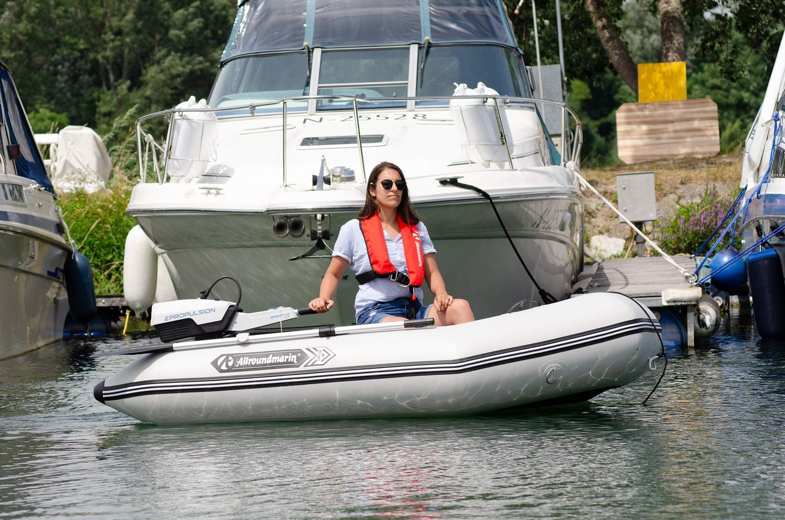 ePropulsion Spirit 1.0 Plus elektromos csónakmotor kormányrúddal – Extra rövid szár