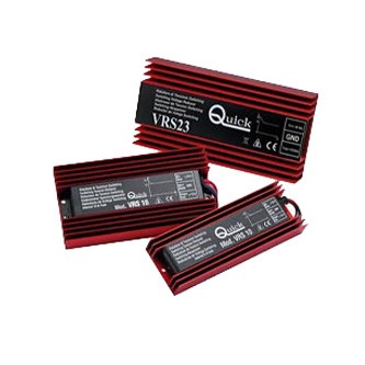 Quick VRS feszültségátalakító 24V-ról 12V-ra – VRS23, max. 18 A tartós / 23 A csúcs, 200×116×41 mm, 780 g
