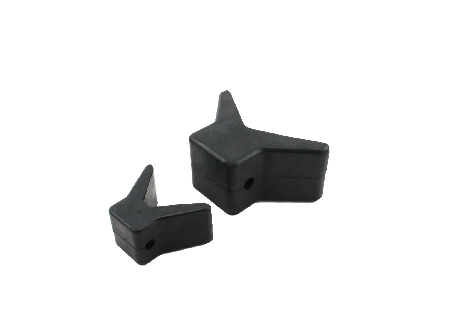 Orrvédő / ütköző keménygumiból – Szélesség 98 mm, magasság 102 mm, furat Ø13 mm