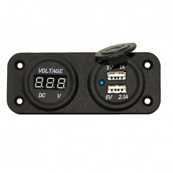 USB töltő és voltméter