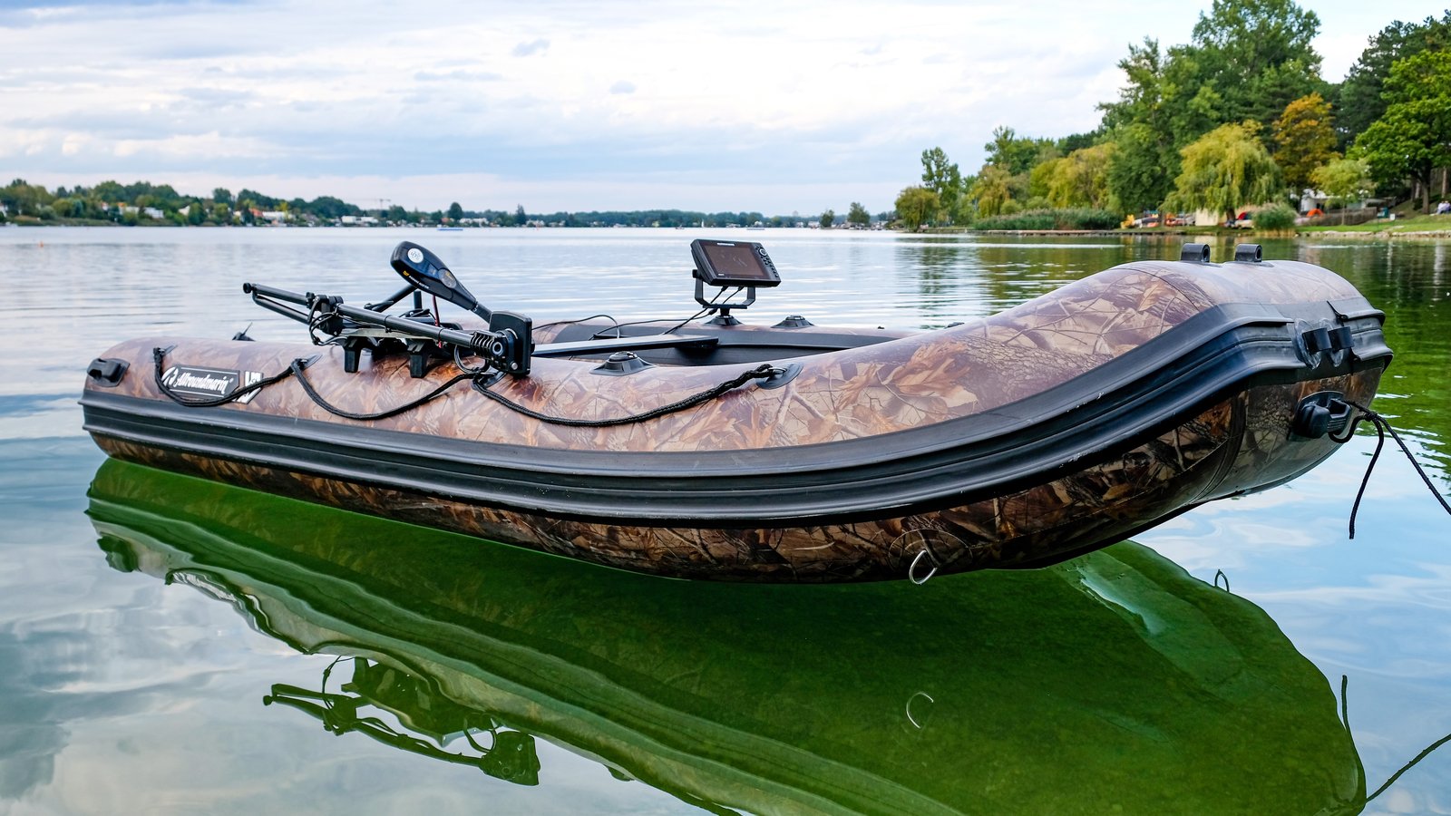 Vario Deluxe 390 camouflage gumicsónak (terepmintás)
